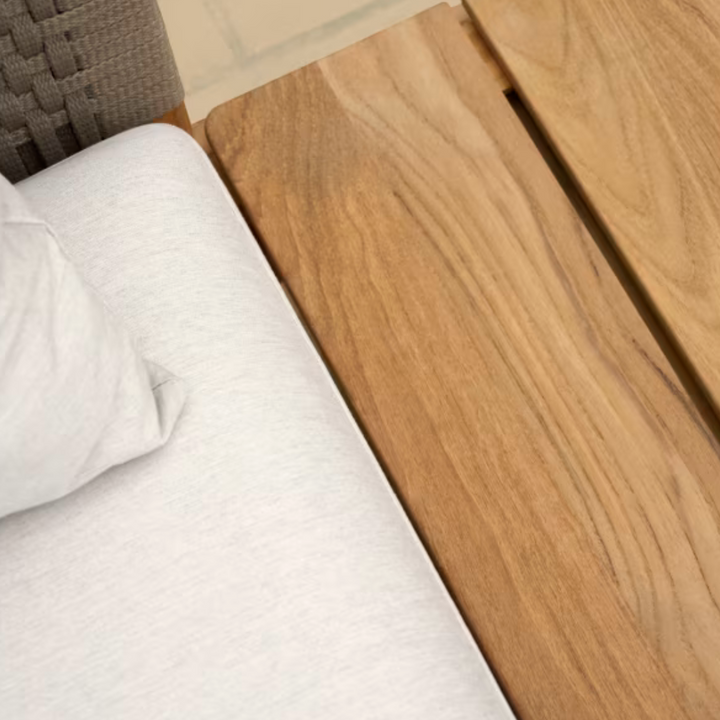 EOOS 6 pers. havesofa fra Carl Hansen & Søn i teak med slidstærke hynder