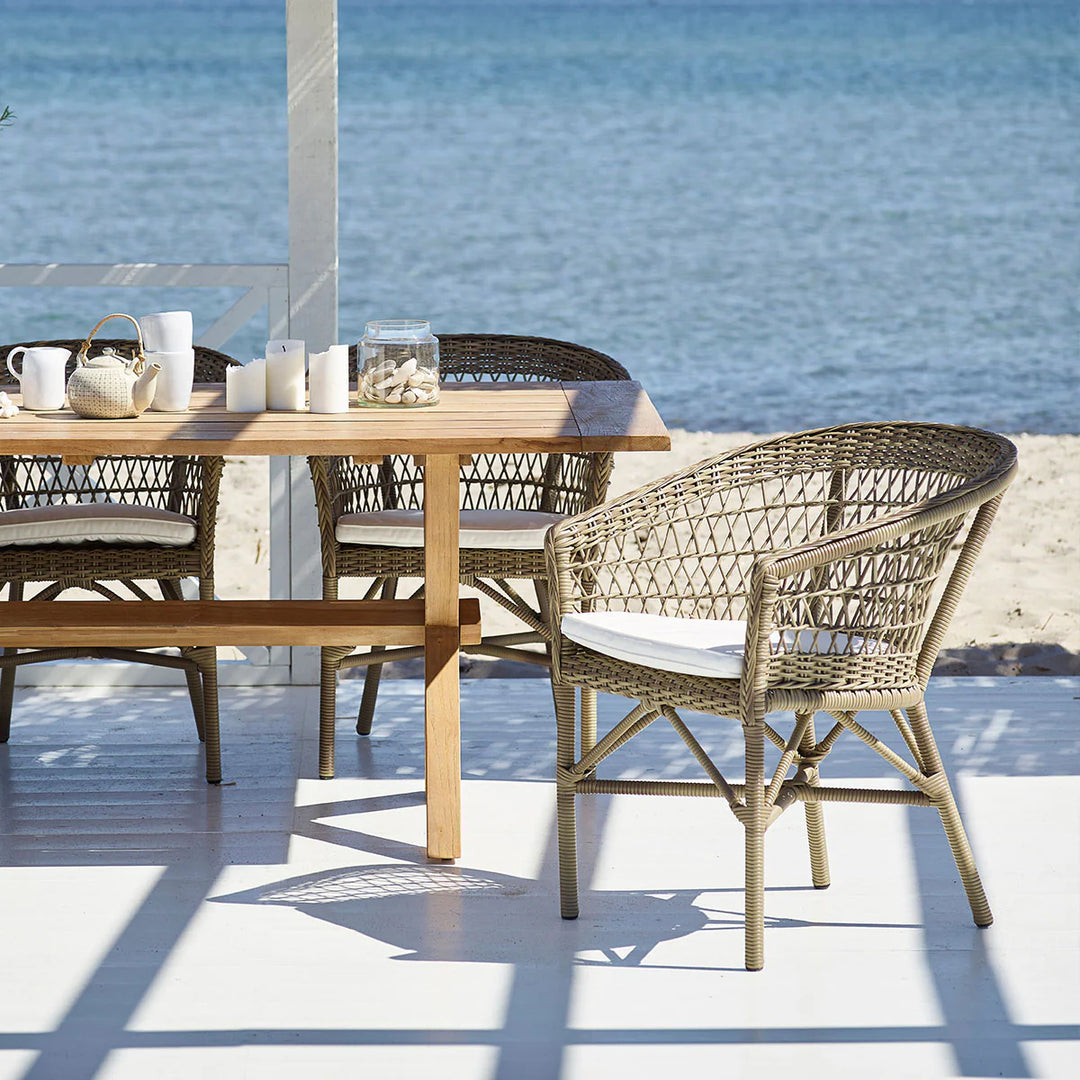 Miljøbillede fra strand, emma havestole fra Sika Design