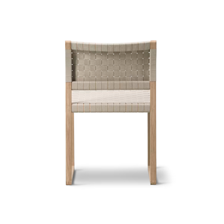 HM61 spisebordsstol fra Fredericia Furniture er designet af Børge Mogensen i 1958