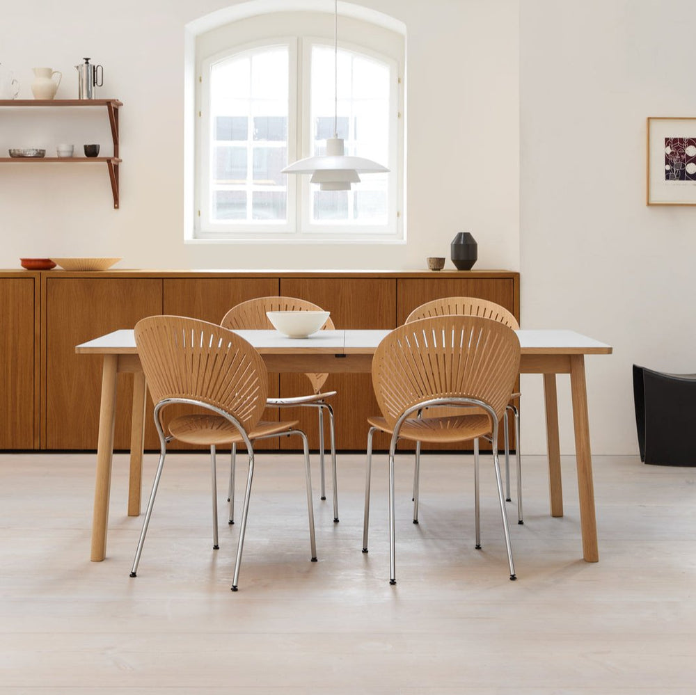 Klassisk Ana spisebord fra Fredericia Furniture med lamint bordplade. Perfekt element til spisestuen. 