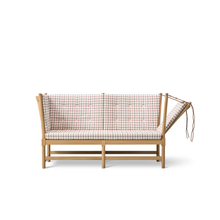 Klassisk tremmesifa fra Fredericia Furniture i ternet cotil 863 stof
