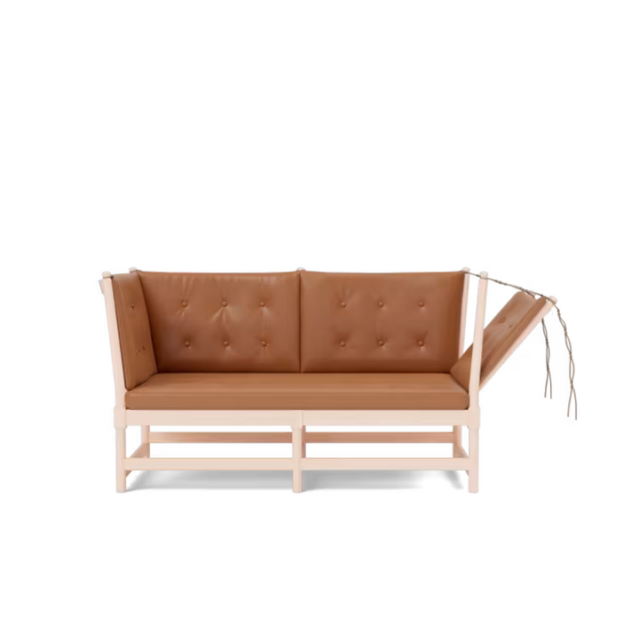 Klassisk tremmesofa fra Fredericia Furniture i cognacfarvet Max 95 læder. 