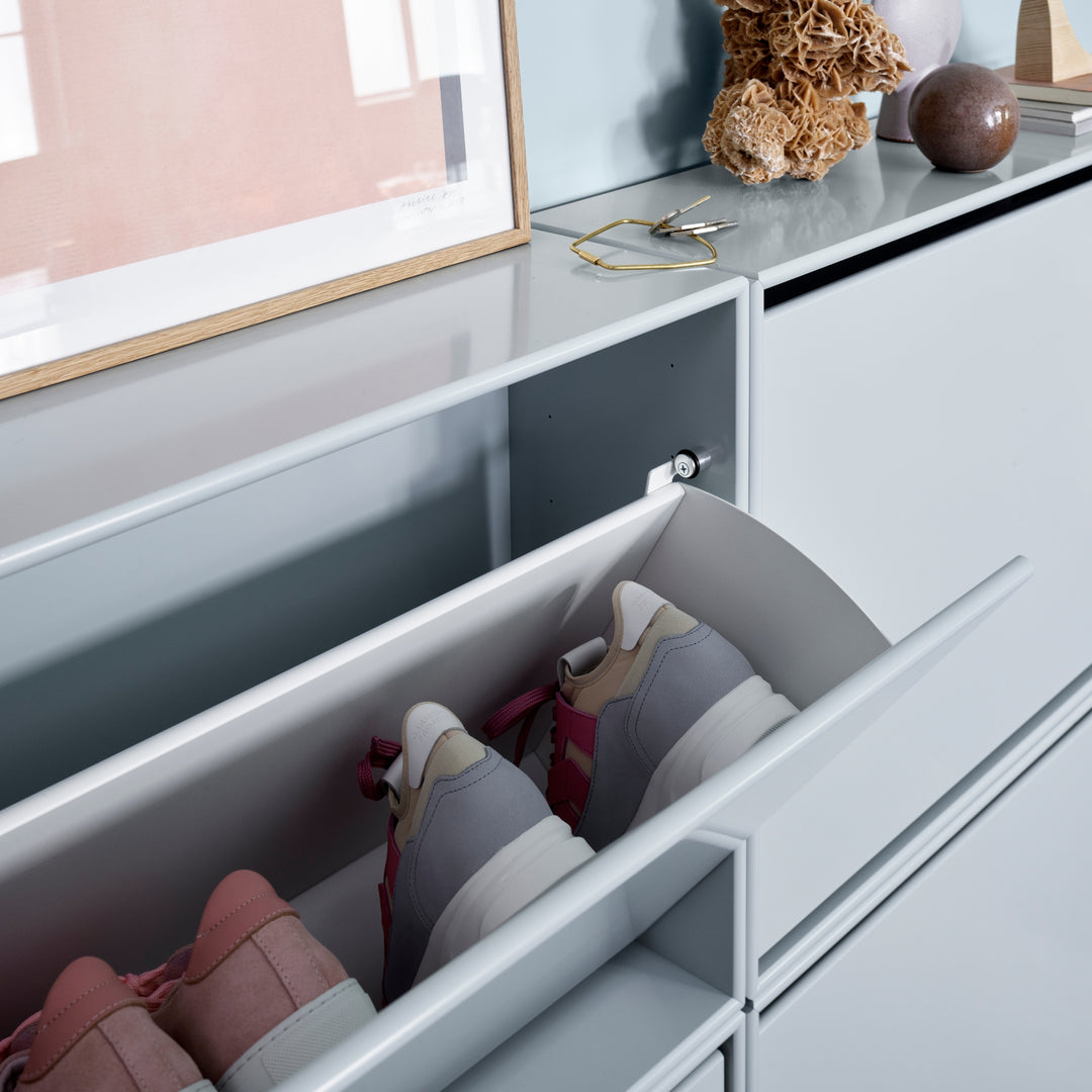 HIDE skoskab fra Montana Selection i farven Oyster i entre