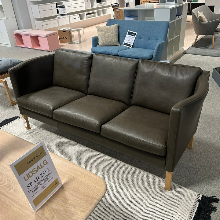 AV 59 3-personers sofa fra Nielaus - Udstillingsmodel