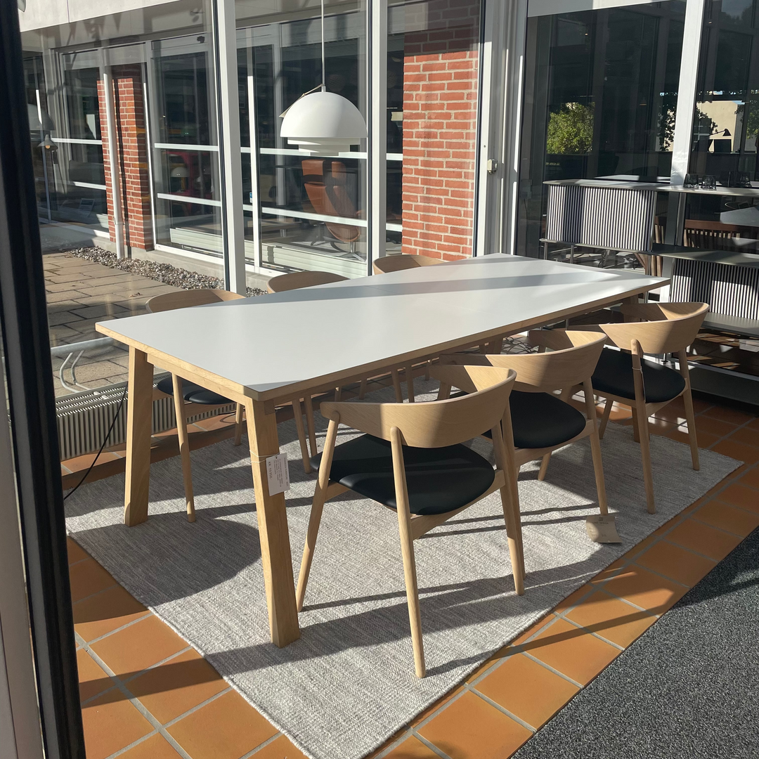 T9 spisebord fra Andersen - Udstillingsmodel