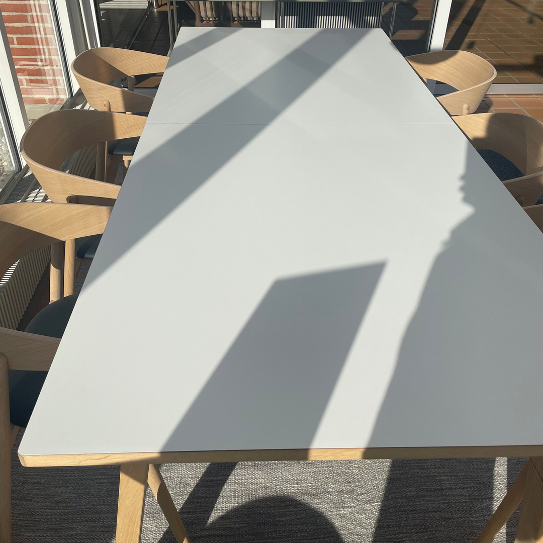 T9 spisebord fra Andersen - Udstillingsmodel