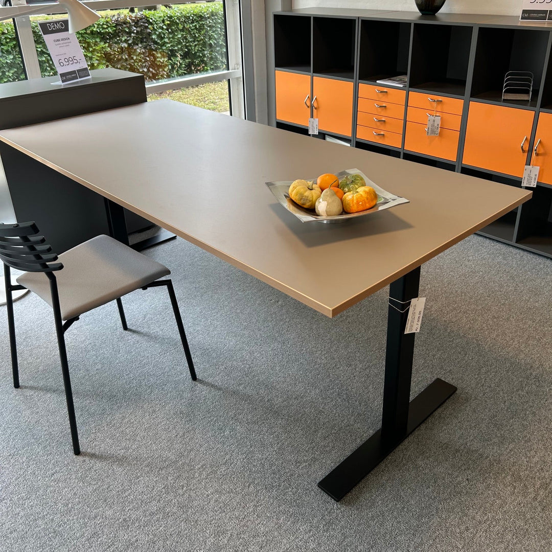 Cube Design Raw skrivebord - Udstillingsmodel