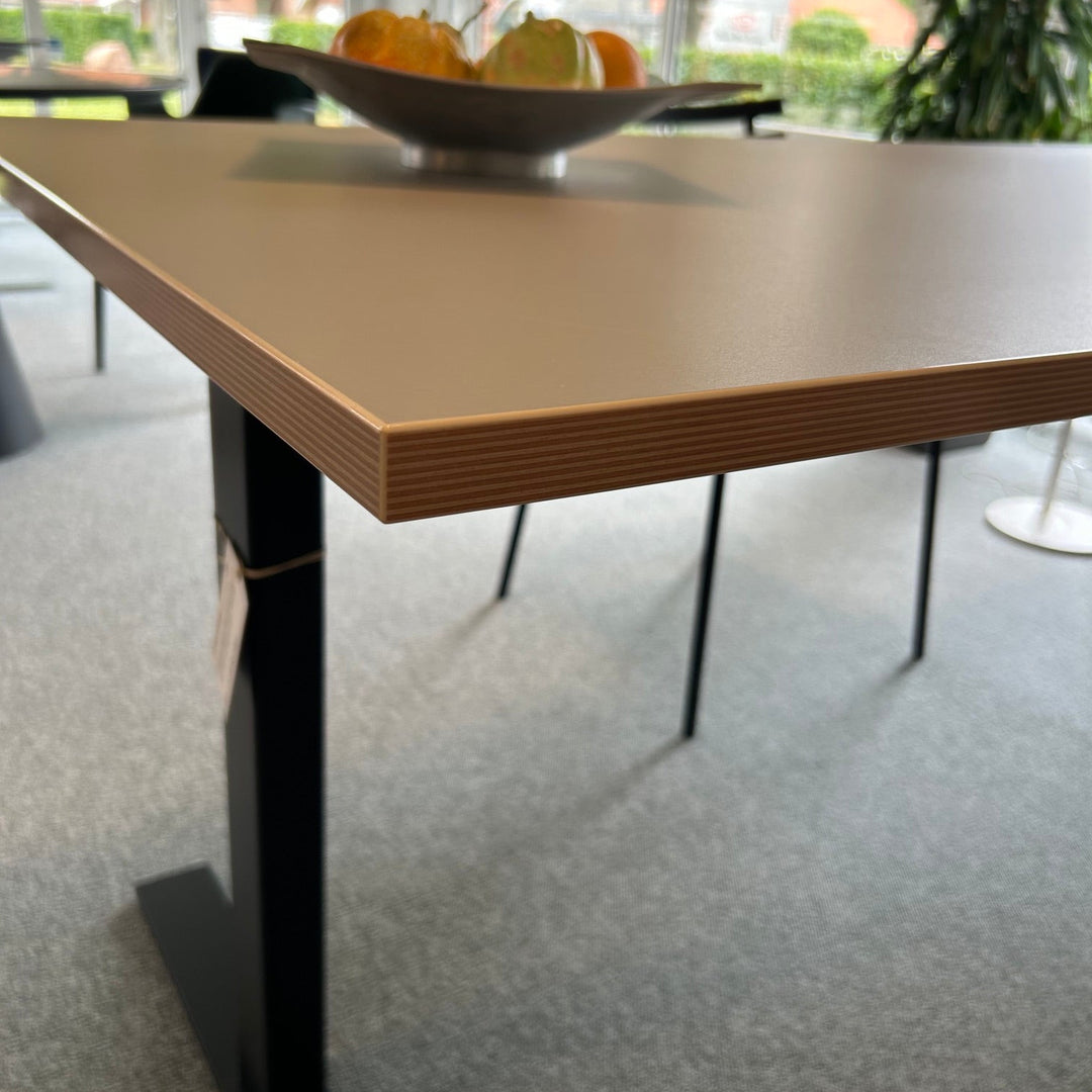 Cube Design Raw skrivebord - Udstillingsmodel