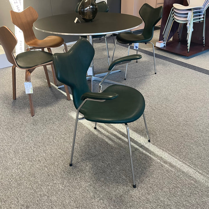 Fritz Hansen Grand Prix 3230 Editions armstol - Udstillingsmodel