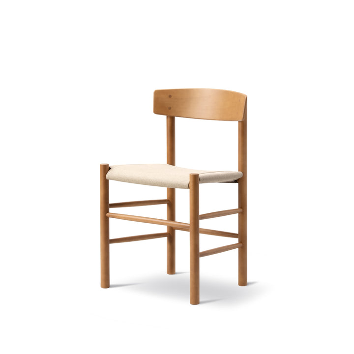 J39 Folkstolen designet af Børge Mogensen, sædepolstret med natur canvas i eg olie