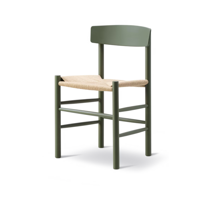 Klassisk J39 spisebordsstol fra Fredericia Furniture med Sæde i naturflet. Stolen er designet af Børge Mogensen. 