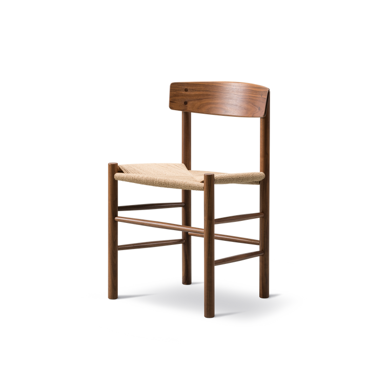 Klassisk J39 spisebordsstol fra Fredericia Furniture med Sæde i naturflet. Stolen er designet af Børge Mogensen. 