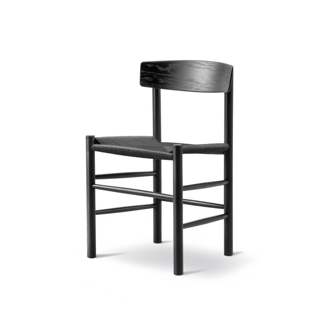 Klassisk J39 spisebordsstol fra Fredericia Furniture med Sæde i naturflet. Stolen er designet af Børge Mogensen. 