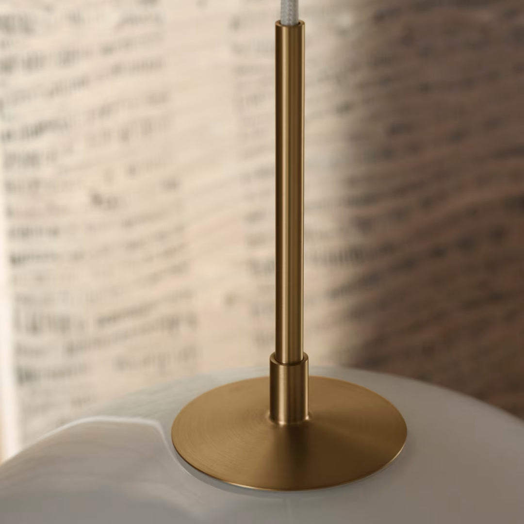 MT221 Tulip Pendel designet af Marianne Tuxen for Carl Hansen & Søn