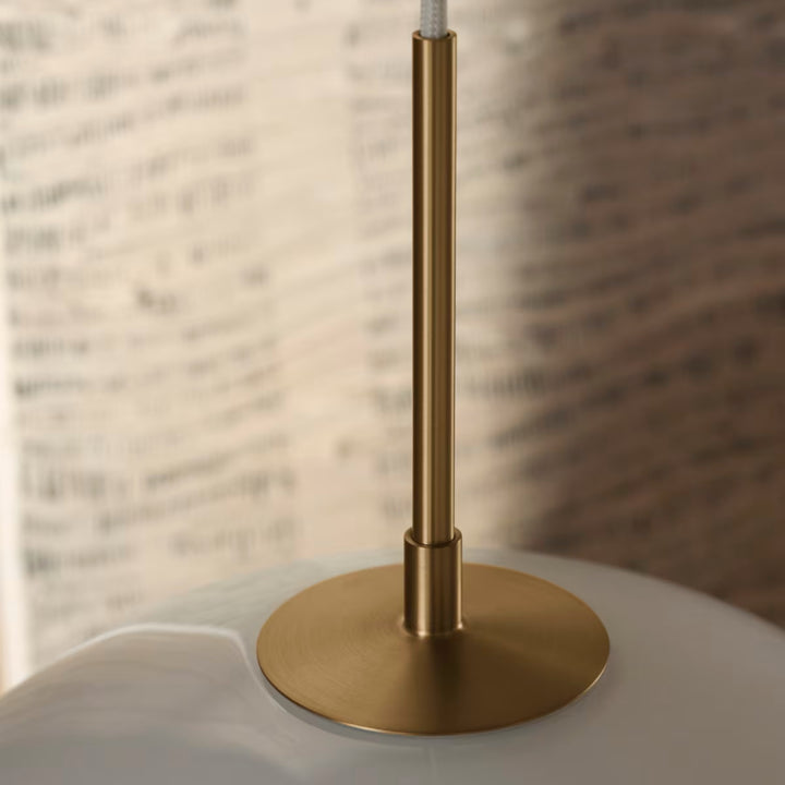 MT221 Tulip Pendel designet af Marianne Tuxen for Carl Hansen & Søn