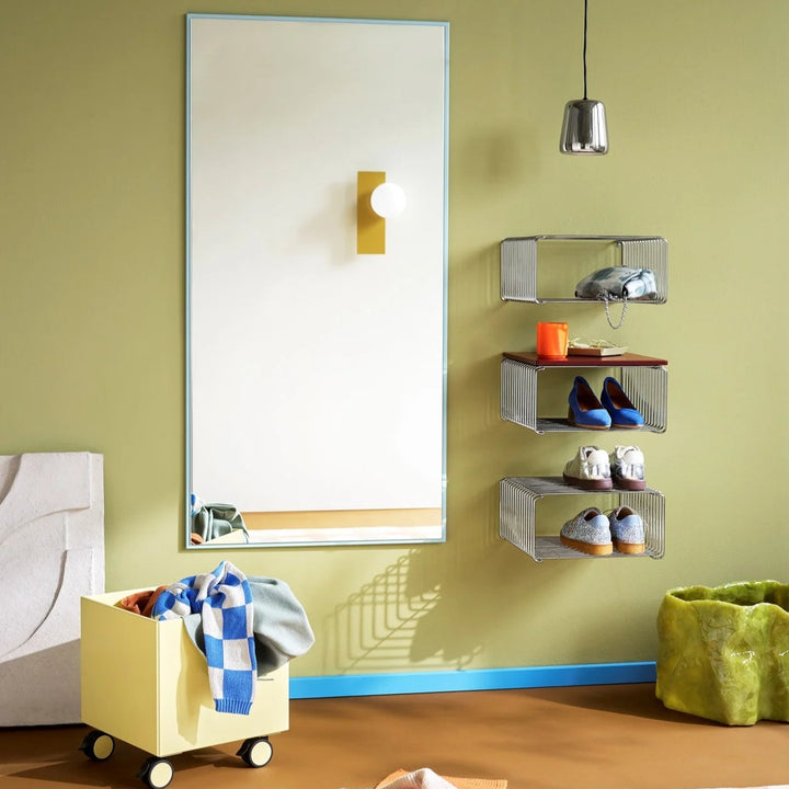 Panton wire fra Montana i krom i entre 