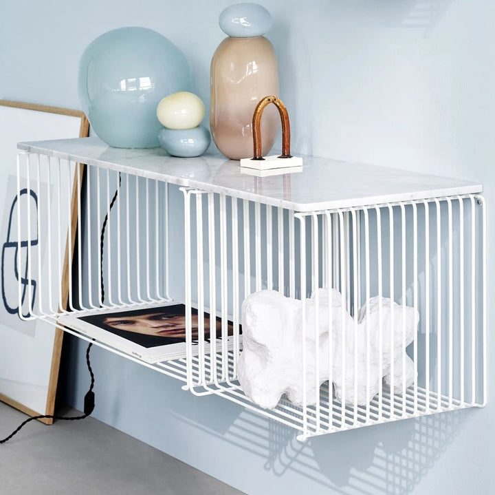Topplade i hvid marmor fra Montana af Verner Panton Wire