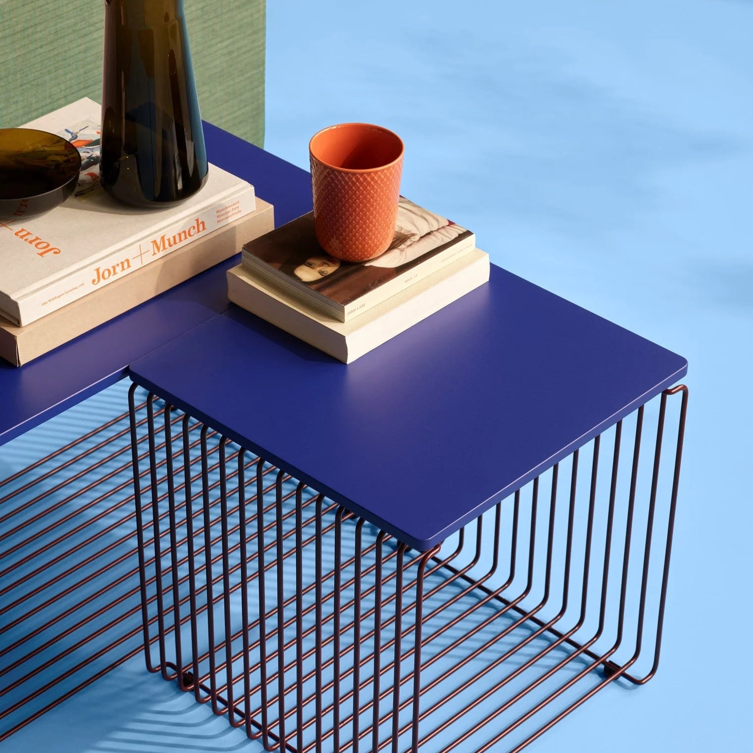 Topplade i monarch mdf fra Montana designet af Verner Panton til wire single