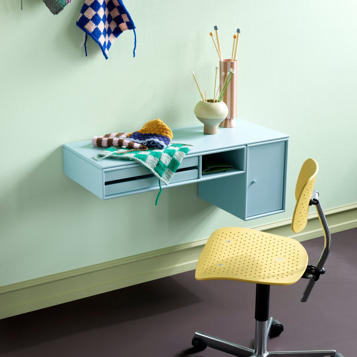 Bureau skrivebord fra Montana Selection i farven Flint 