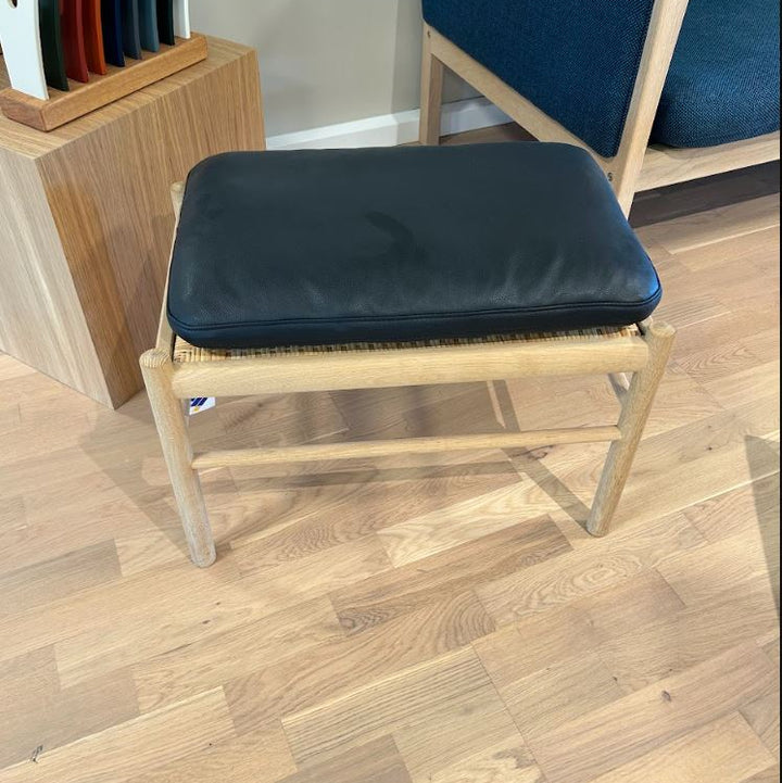 OW149F skammel fra Carl Hansen & Søn - Udstillingsmodel