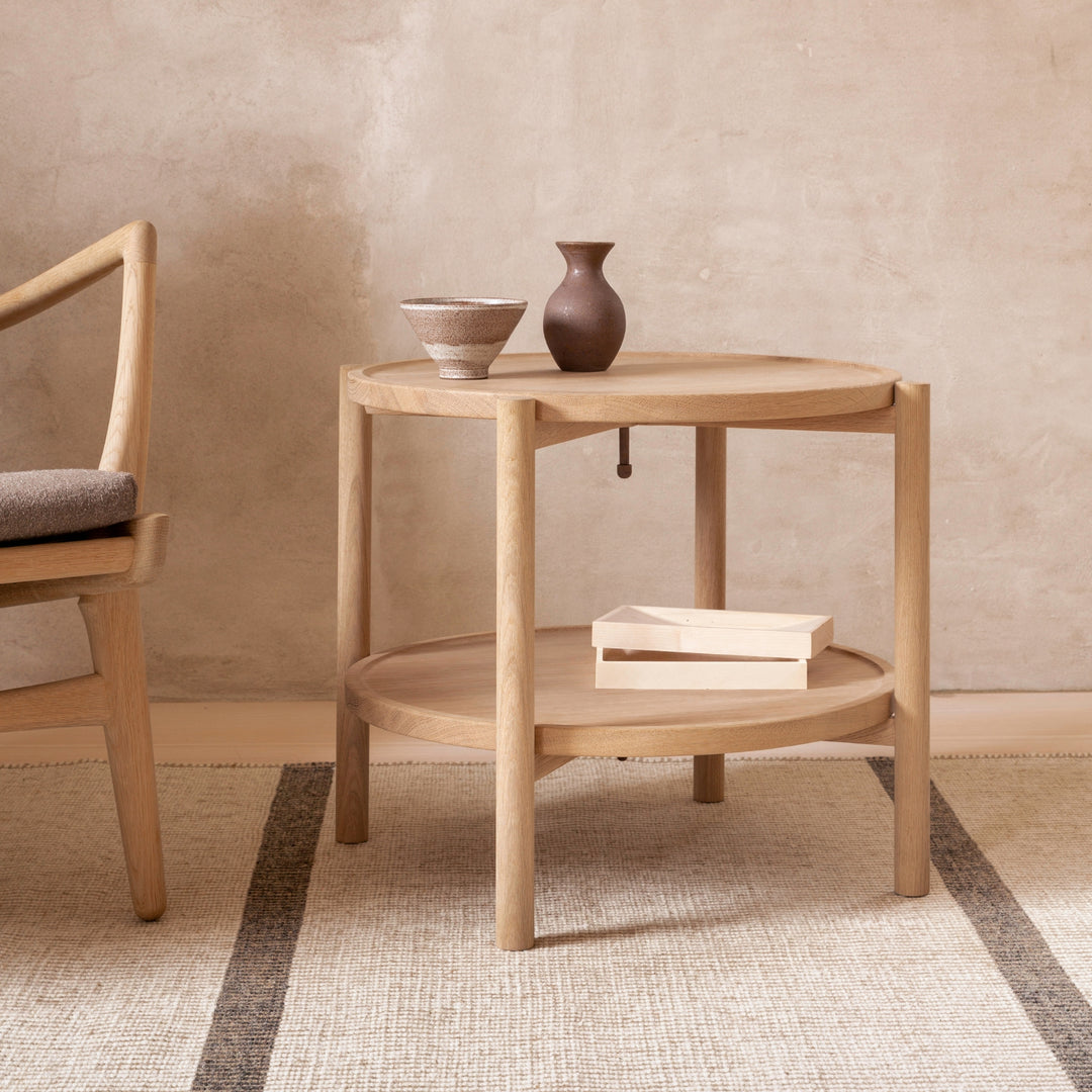 pp35/54 bakkebord fra PP møbler designet af Hans J. Wegner i stue