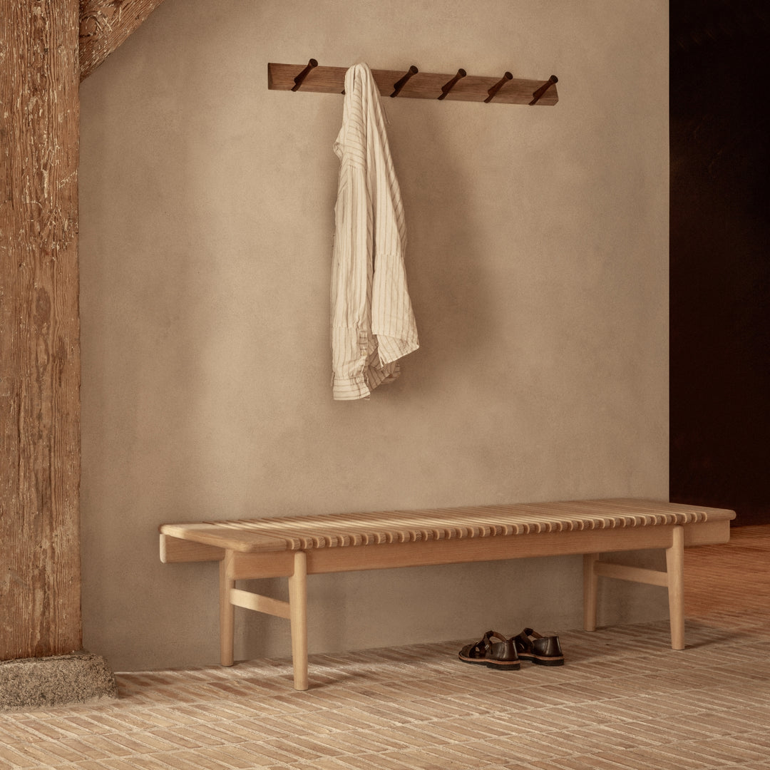 pp589 Tremmebænk fra PP møbler designet af Hans J. Wegner i entre