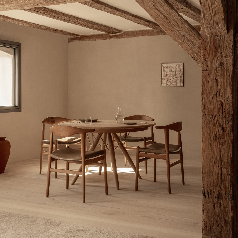 PP75/140 spisebord fra PP møbler i spisestue