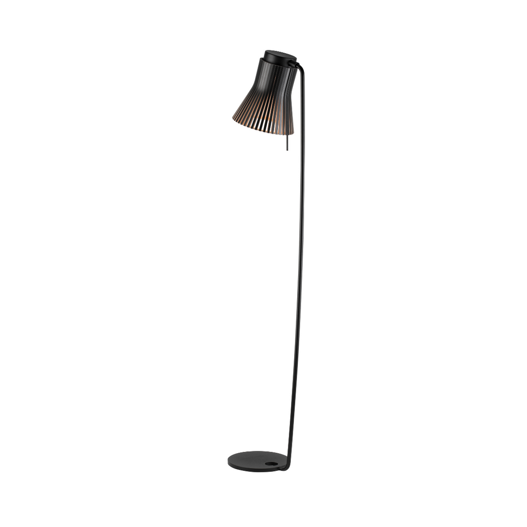 Petite 4610 gulvlampe fra Secto Design i sort