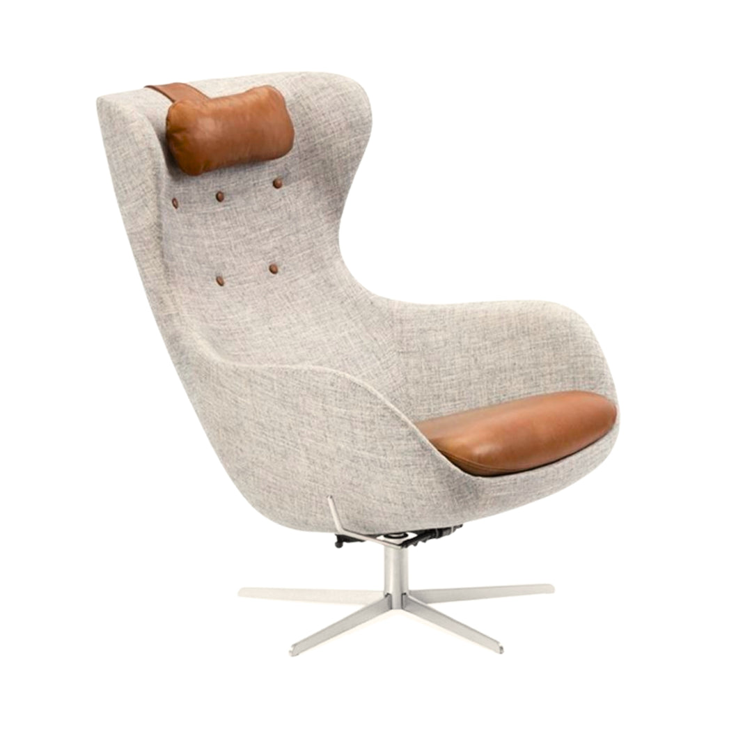 SL407 comfort lænestol fra Søren Lund i lys grå med cognac læder