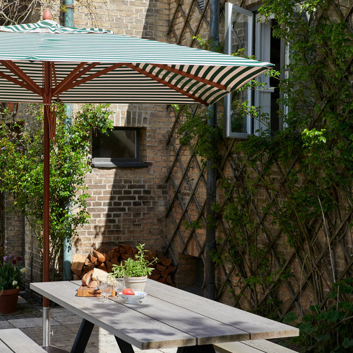 Messina parasol fra Fritz Hansen - Udstillingsmodel