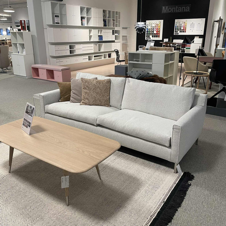 Streamline sofa fra Eilersen i stoffet Classic, bouclé teddy hvid