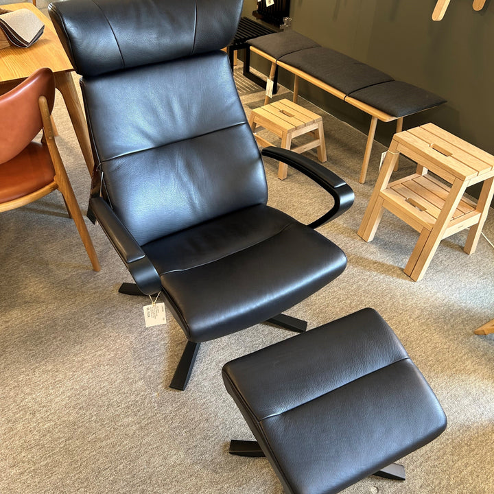 Conform Style lænestol inkl. skammel - Udstillingsmodel