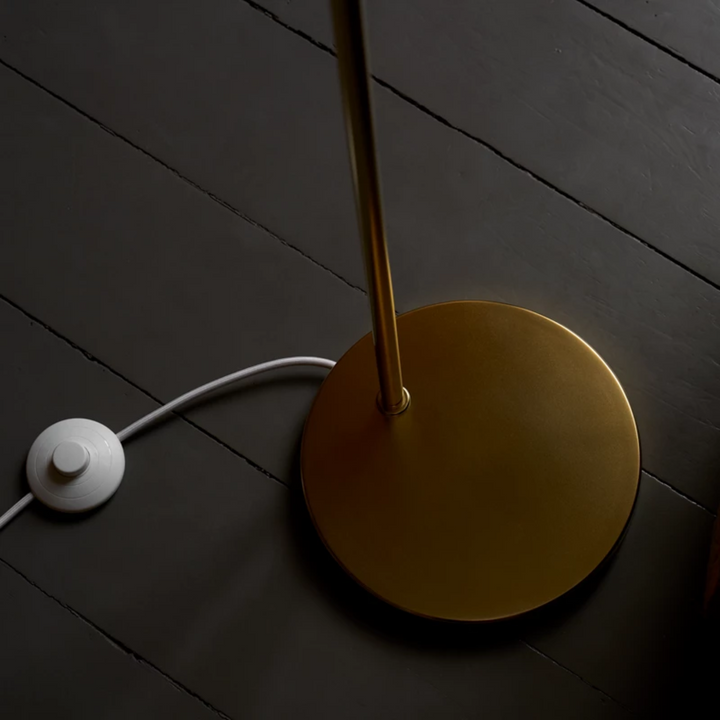 Smuk nyhed fra Louis Poulsen Ringkrone Gulvlampe i Messing. 