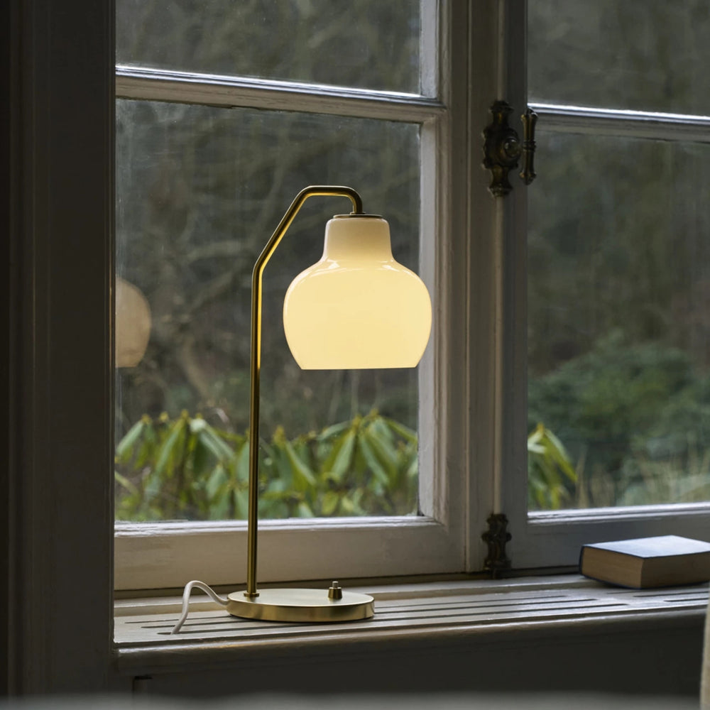 VL Ringkrone bordlampe designet af Vilhelm Lauritzen for Louis Poulsen