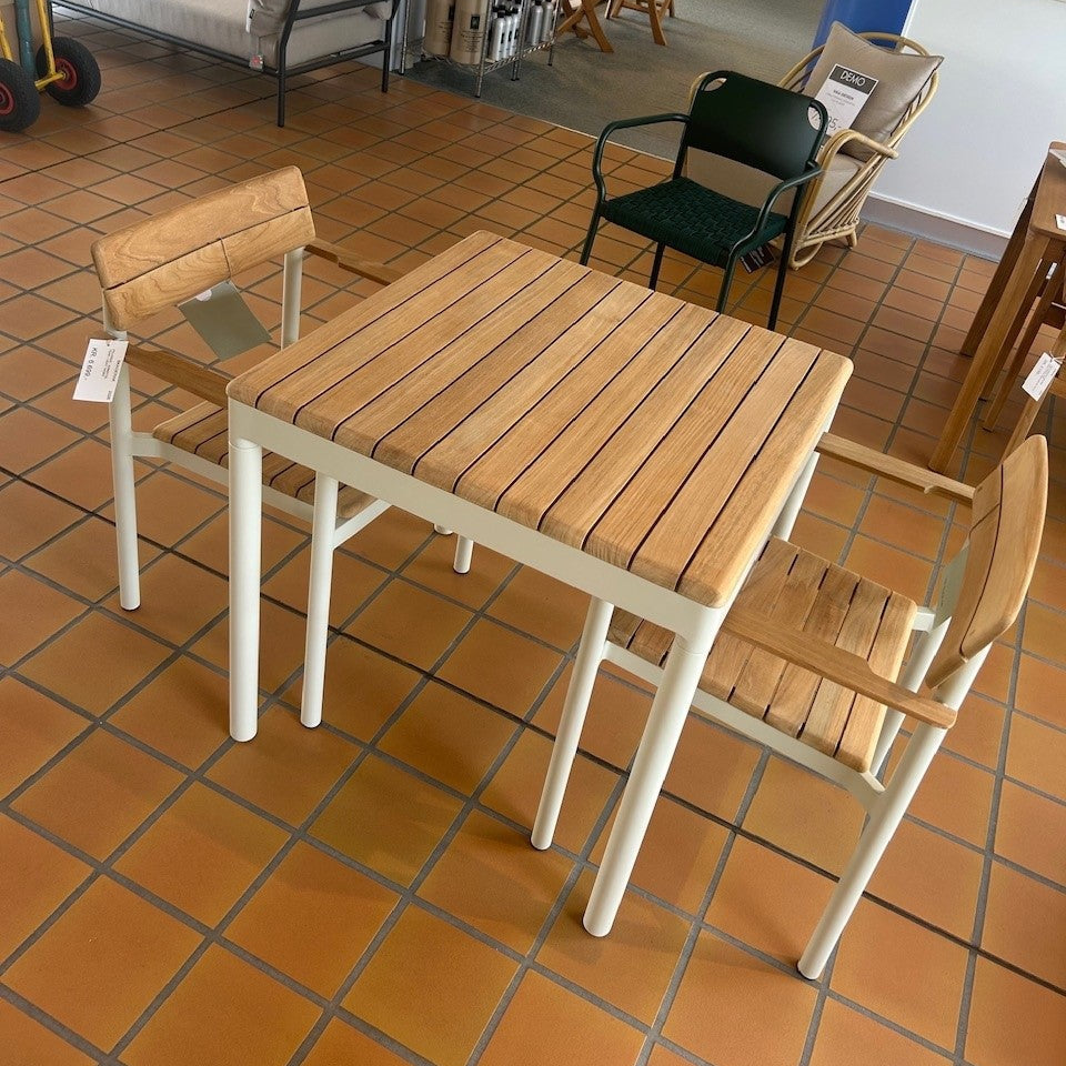 Pelagus bord inkl. 2 armstole fra Fritz Hansen - Udstillingsmodel