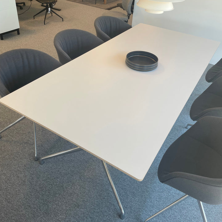 HAY AAT 10 spisebord 220 x 105 cm - Udstillingsmodel