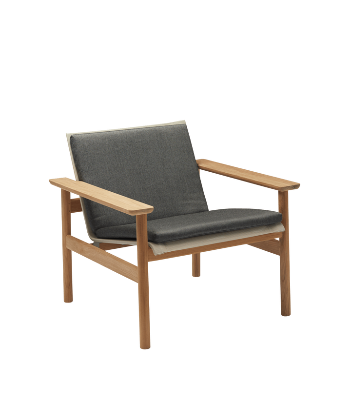 Loungestol fra Skagerak. Loungestolen har tilhørende hynde som fås i forskellige designs.