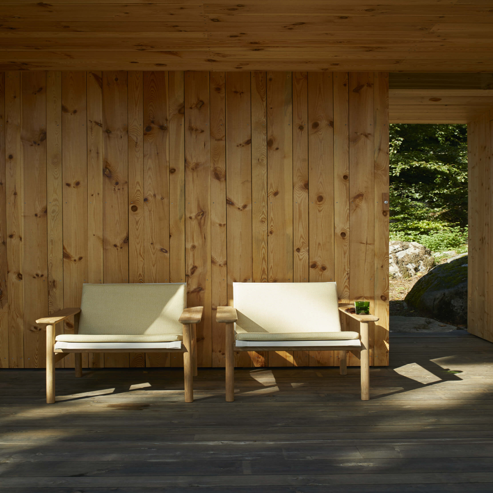 Loungestol fra Skagerak. Loungestolen har tilhørende hynde som fås i forskellige designs.