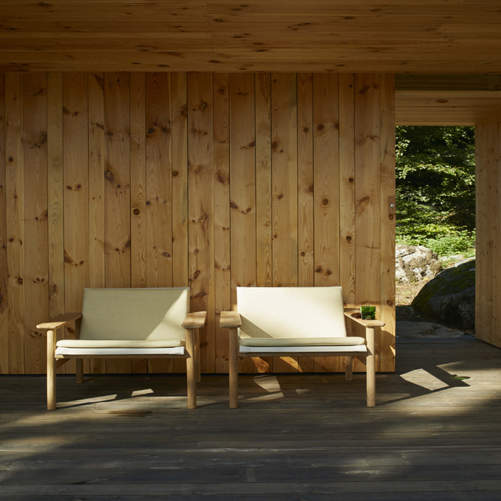 Loungestol fra Skagerak. Loungestolen har tilhørende hynde som fås i forskellige designs.