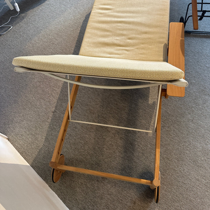Solseng i model Rivera fra Fritz Hansen. Solsengen sælges inkl. hynde