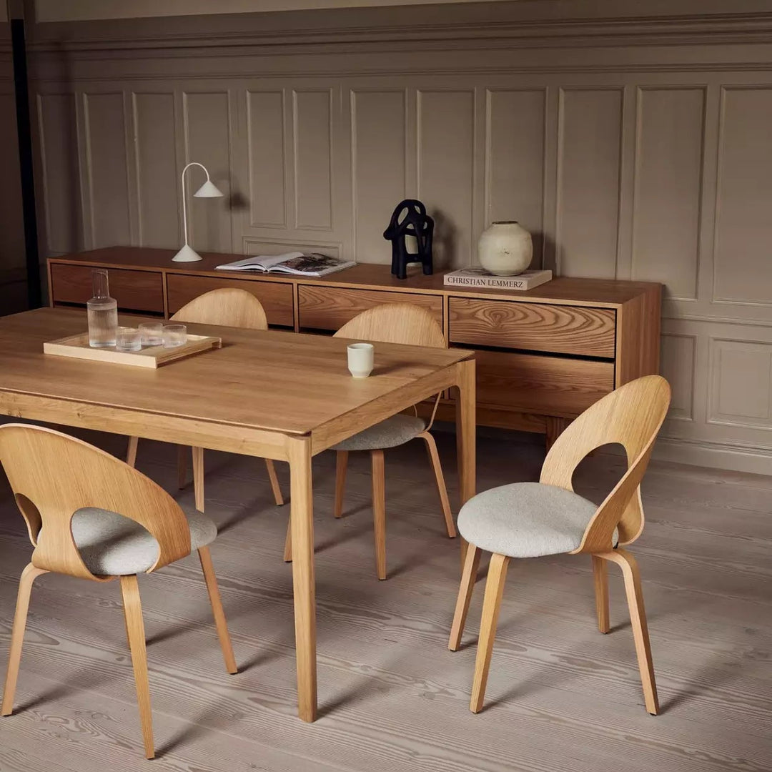 VL1100 konferencestol fra Vermund i mødelokale på moderne kontor