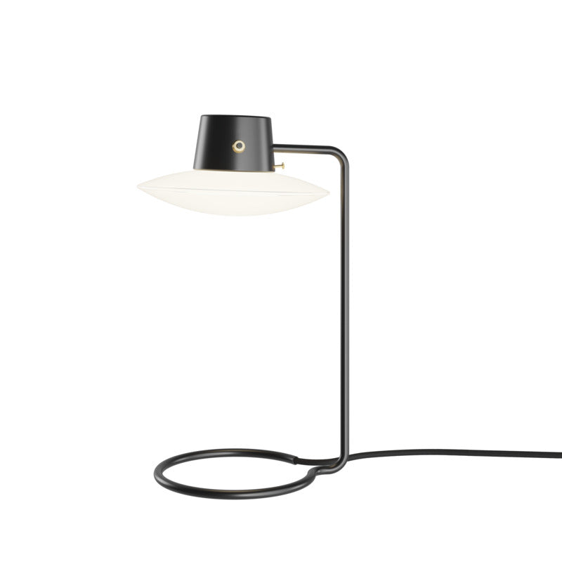 AJ Oxford bordlampe designet af Arne Jacobsen for Louis Poulsen 