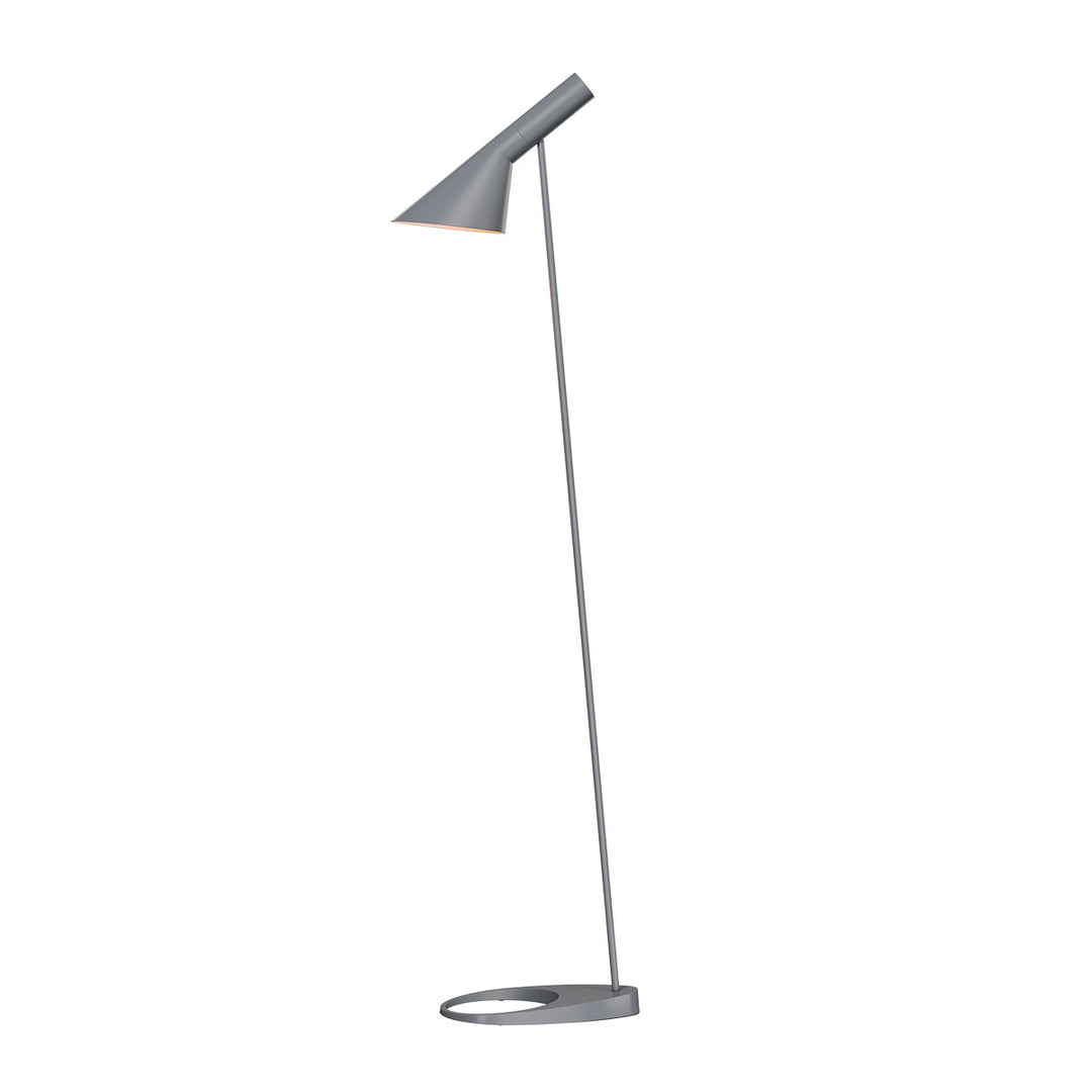 AJ gulvlampe fra Louis Poulsen designet af Arne Jacobsen i grå