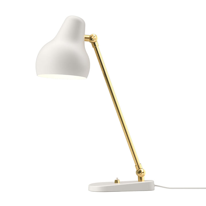 VL 38 bordlampe designet af Vilhelm Lauritzen for Louis Poulsen i hvid