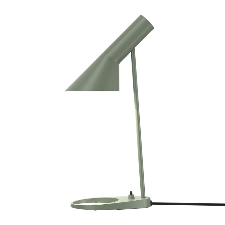 AJ mini bordlampe designet af Arne Jacobsen for Louis Poulsen i grøn